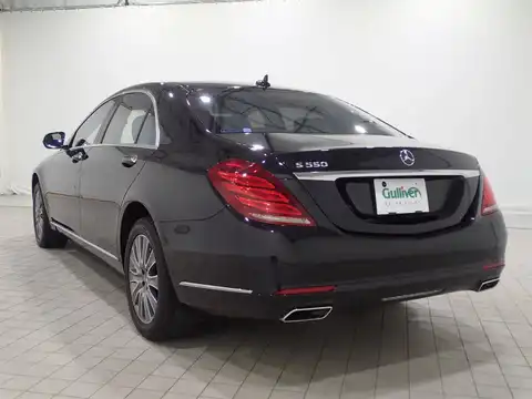 カタログ画像：Ｓクラス （S-CLASS） Ｓ５５０ロング マジックボディコントロール装着車 2014年6月 DBA-222182C 4700cc マグネタイトブラック（Ｍ）orオブシディアンブラック（Ｍ）orペリドットブラウン（Ｍ） 燃費10.5km / l バック