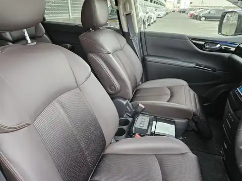カタログ画像：エルグランド （ELGRAND） オーテック 2022年11月 5BA-PNE52 3500cc ピュアホワイトパール（３Ｐ） 燃費8.4km / l 内装