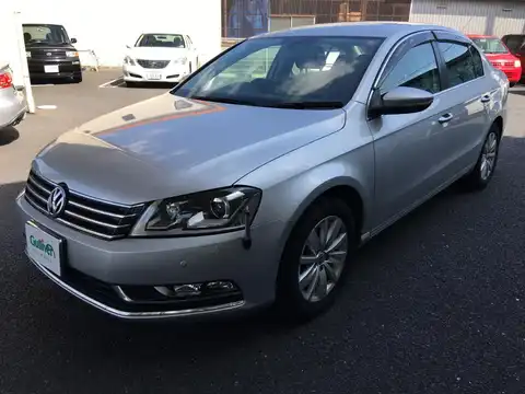 カタログ画像：パサート （PASSAT） ＴＳＩコンフォートライン 2011年5月 DBA-3CCAX 1400cc リフレックスシルバーメタリック 燃費18.4km / l 外装