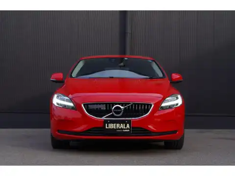 カタログ画像：Ｖ４０ （V40） Ｄ４ ダイナミックエディション 2017年8月 LDA-MD4204T 2000cc パッションレッド 燃費20.0km / l フロント