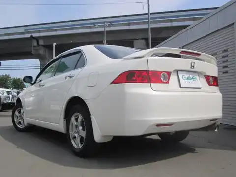 カタログ画像：アコード （ACCORD） ２０Ｅ 2004年1月 ABA-CL8 2000cc プレミアムホワイト・パール 燃費13.4km / l バック