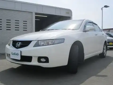 カタログ画像：アコード （ACCORD） ２０Ｅ 2004年1月 ABA-CL8 2000cc プレミアムホワイト・パール 燃費13.4km / l フロント