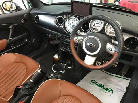 カタログ画像：ＭＩＮＩ （MINI） クーパーＳ コンバーチブル サイドウォーク 2007年5月 GH-RH16 1600cc アストロ・ブラック（メタリック） 内装