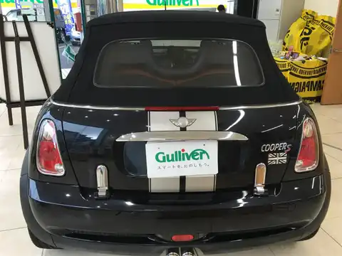 カタログ画像：ＭＩＮＩ （MINI） クーパーＳ コンバーチブル サイドウォーク 2007年5月 GH-RH16 1600cc アストロ・ブラック（メタリック） バック