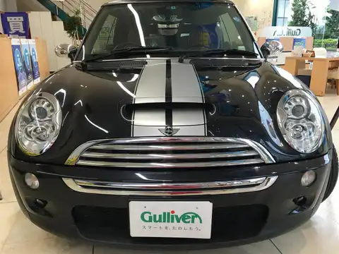 カタログ画像：ＭＩＮＩ （MINI） クーパーＳ コンバーチブル サイドウォーク 2007年5月 GH-RH16 1600cc アストロ・ブラック（メタリック） フロント