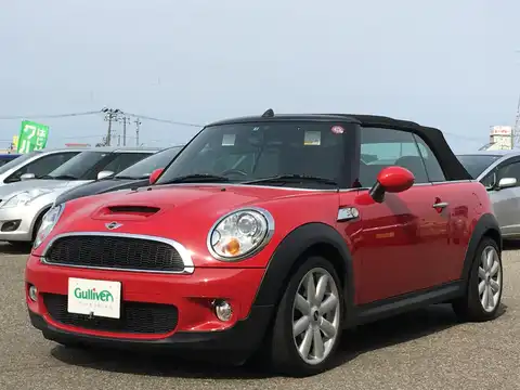 カタログ画像：ＭＩＮＩ （MINI） クーパーＳ コンバーチブル 2009年4月 ABA-MS16 1600cc チリ・レッド（ソリッド） 燃費12.6km / l フロント