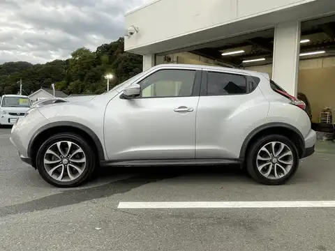 カタログ画像：ジューク （JUKE） １６ＧＴ ＦＯＵＲ パーソナライゼーション 2015年11月 CBA-NF15 1600cc ブリリアントシルバー（Ｍ） 燃費13.4km / l 外装