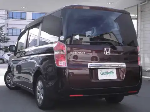 カタログ画像：ステップワゴン （STEPWAGON） Ｌ 2009年10月 DBA-RK1 2000cc ディープボルドー・パール 燃費14.2km / l バック