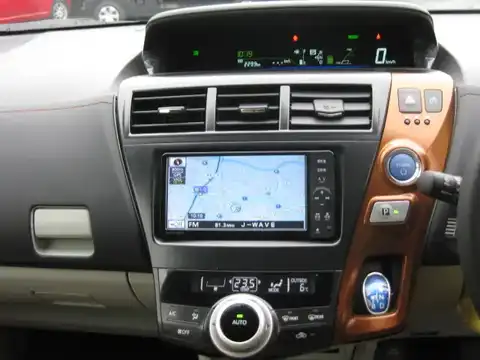 カタログ画像：プリウスα （PRIUS ALPHA） Ｓ Ｌセレクション 2011年5月 DAA-ZVW41W 1800cc ホワイトパールクリスタルシャイン 燃費26.2km / l 内装