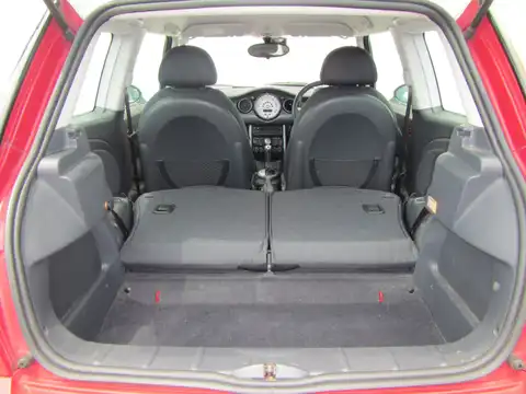 カタログ画像：ＭＩＮＩ （MINI） クーパー 2005年9月 GH-RA16 1600cc チリ・レッド（ソリッド） 燃費13.4km / l 内装