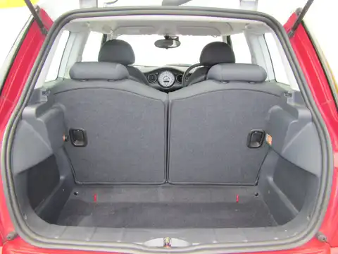 カタログ画像：ＭＩＮＩ （MINI） クーパー 2005年9月 GH-RA16 1600cc チリ・レッド（ソリッド） 燃費13.4km / l 内装