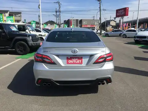 カタログ画像：クラウン （CROWN） ＲＳ アドバンス 2018年6月 3BA-ARS220 2000cc シルバーメタリック 燃費12.4km / l バック