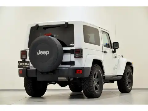 カタログ画像：ジープ・ラングラー （JEEP WRANGLER） サハラ 2015年3月 ABA-JK36S 3600cc ブライトホワイトクリアコート 燃費7.9km / l バック