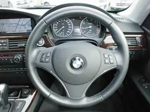 カタログ画像：３シリーズ （3 SERIES） ３２０ｉクーペ ハイラインパッケージ 2011年10月 LBA-KD20 2000cc 燃費14.2km / l 内装