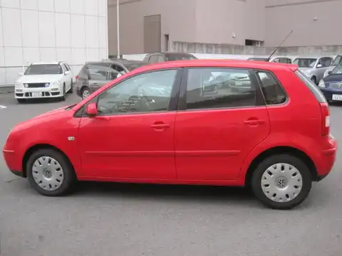 カタログ画像：ポロ （POLO） ４ドア 2003年6月 GH-9NBBY 1400cc フラッシュレッド 燃費13.4km / l 外装