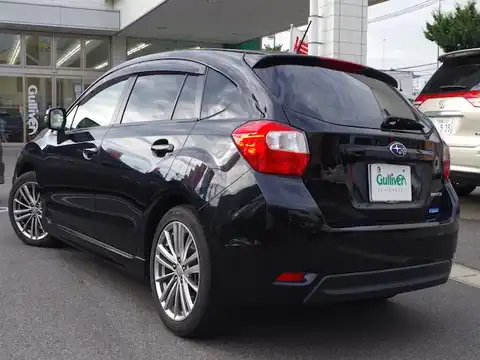 カタログ画像：インプレッサスポーツ （IMPREZA SPORTS） ２．０ｉ－Ｓ 2013年11月 DBA-GP6 2000cc クリスタルブラック・シリカ 燃費17.2km / l バック