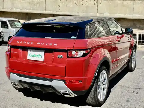 カタログ画像：レンジローバーイヴォーククーペ （RANGE ROVER EVOQUE COUPE） ダイナミック 2015年4月 CBA-LV2A 2000cc フィレンツェ・レッド 燃費10.7km / l バック