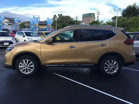 カタログ画像：エクストレイル （X-TRAIL） ２０Ｘ ハイブリッド 2017年6月 DAA-HT32 2000cc プレミアムコロナオレンジ（ＰＭ）orギャラクシーゴールド（ＴＭ） 燃費20.8km / l 外装