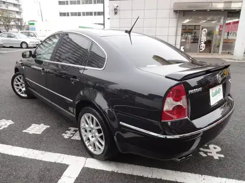 カタログ画像：パサート （PASSAT） Ｗ８ ４モーション 2004年11月 GH-3BBDNF 4000cc ブラックマジックパールエフェクト 燃費6.8km / l バック