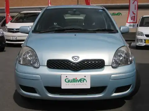 カタログ画像：ヴィッツ （VITZ） Ｆ Ｌパッケージ 2002年12月 UA-NCP15 1300cc ペールブルーマイカメタリック 燃費16.6km / l フロント