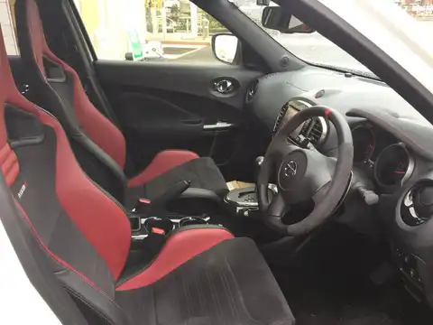 カタログ画像：ジューク （JUKE） ニスモ ＲＳ 2014年11月 CBA-NF15 1600cc ブリリアントホワイトパール（３Ｐ） 燃費12.6km / l 内装