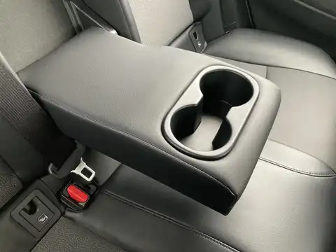 カタログ画像：カローラクロス （COROLLA CROSS） ハイブリッド Ｚ 2021年9月 6AA-ZVG11 1800cc プラチナホワイトパールマイカ 燃費26.2km / l 内装