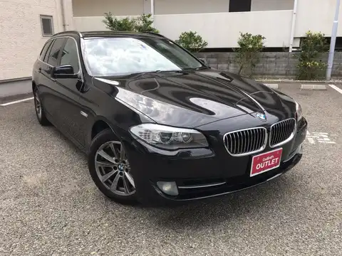 カタログ画像：５シリーズ （5 SERIES） ５２３ｉツーリング 2011年10月 DBA-XL20 2000cc 燃費13.8km / l メイン（その他）