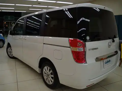 カタログ画像：ステップワゴン （STEPWAGON） Ｇ 2012年6月 DBA-RK2 2000cc ホワイトオーキッド・パール 燃費13.6km / l バック