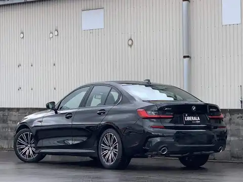 カタログ画像：３シリーズ （3 SERIES） ３２０ｄ ｘＤｒｉｖｅ Ｍスポーツ 2019年5月 3DA-5V20 2000cc ブラック・サファイア 燃費15.3km / l バック