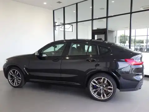 カタログ画像：Ｘ４ （X4） Ｍ４０ｉ 2020年4月 3BA-2V30 3000cc ブラック・サファイア（メタリック・カラー）orカーボン・ブラック（メタリック・カラー） 燃費10.3km / l 外装