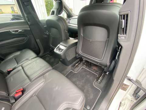 カタログ画像：ＸＣ９０ （XC90） Ｔ８ ツインエンジン ＡＷＤ エクセレンス 2018年8月 DLA-LB420XCPA 2000cc アイスホワイト 燃費13.7km / l バック