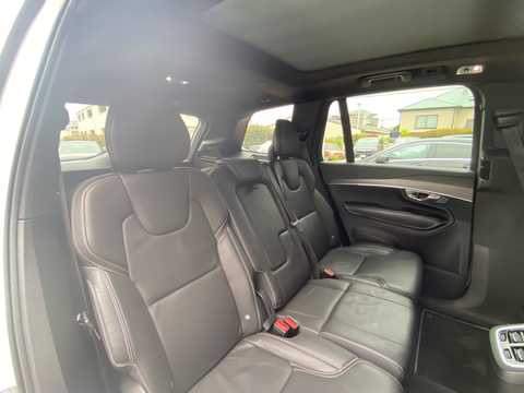 カタログ画像：ＸＣ９０ （XC90） Ｔ８ ツインエンジン ＡＷＤ エクセレンス 2018年8月 DLA-LB420XCPA 2000cc アイスホワイト 燃費13.7km / l バック