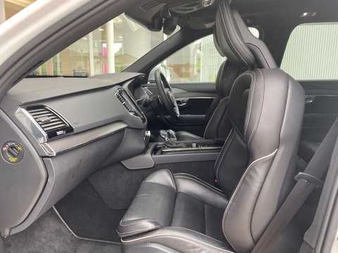 カタログ画像：ＸＣ９０ （XC90） Ｔ８ ツインエンジン ＡＷＤ エクセレンス 2018年8月 DLA-LB420XCPA 2000cc アイスホワイト 燃費13.7km / l フロント