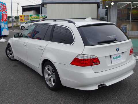 カタログ画像：５シリーズ （5 SERIES） ５２５ｉツーリングハイラインパッケージ 2005年6月 ABA-NL25 2500cc 燃費8.5km / l バック