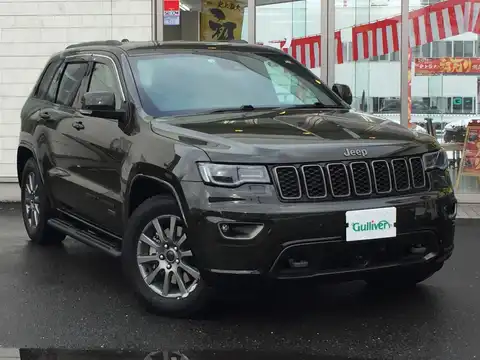 カタログ画像：ジープ・グランドチェロキー （JEEP GRAND CHEROKEE） ７５ｔｈアニバーサリーエディション 2016年7月 ABA-WK36TA 3600cc レコングリーンクリアコート 燃費9.6km / l メイン（その他）