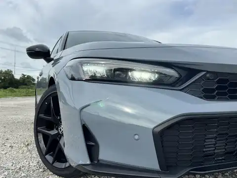 カタログ画像：シビック （CIVIC） タイプＲ レーシングブラックパッケージ 2025年9月 6BA-FL5 2000cc ソニックグレー・パール 燃費12.5km / l 外装