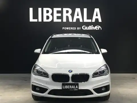 カタログ画像：２シリーズ （2 SERIES） ２１８ｄクロスカントリー 2017年1月 LDA-2E20 2000cc アルピン・ホワイトIII 燃費20.0km / l フロント