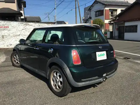 カタログ画像：ＭＩＮＩ （MINI） クーパーＳ 2002年3月 GH-RE16 1600cc ブリティッシュ・レーシング・グリーン 燃費11.6km / l バック