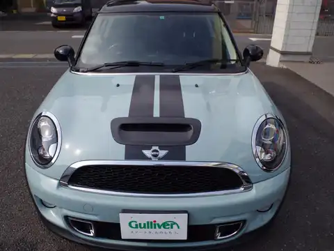 カタログ画像：ＭＩＮＩ （MINI） クーパーＳ クラブマン 2011年4月 DBA-ZG16 1600cc アイス・ブルー（ソリッド） 燃費17.8km / l フロント