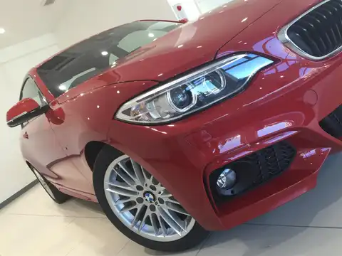 カタログ画像：２シリーズ （2 SERIES） ２２０ｉクーペ Ｍスポーツ 2014年4月 DBA-1J20 2000cc メルボルン・レッド（メタリック・カラー） 燃費16.7km / l 外装