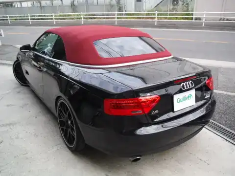 カタログ画像：Ａ５カブリオレ （A5 CABRIOLET） ２．０ＴＦＳＩクワトロ 2013年7月 DBA-8FCDNF 2000cc ファントムブラックパールエフェクト 燃費13.0km / l バック