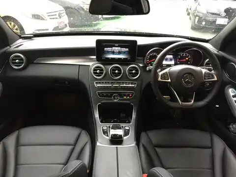 カタログ画像：Ｃクラスステーションワゴン （C-CLASS STATIONWAGON） Ｃ２００ ステーションワゴン スポーツ 2017年2月 RBA-205242 2000cc オブシディアンブラック（Ｍ） 燃費14.2km / l 内装