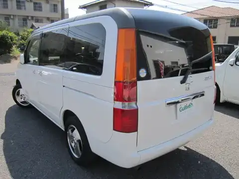 カタログ画像：ステップワゴン （STEPWAGON） Ｋ 2001年4月 LA-RF4 2000cc ブリリアントホワイト・パール 燃費11.8km / l 外装