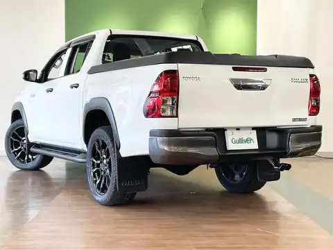 カタログ画像：ハイラックス （HILUX） Ｘ 2017年9月 QDF-GUN125 2400cc スーパーホワイトⅡ 燃費11.8km / l バック