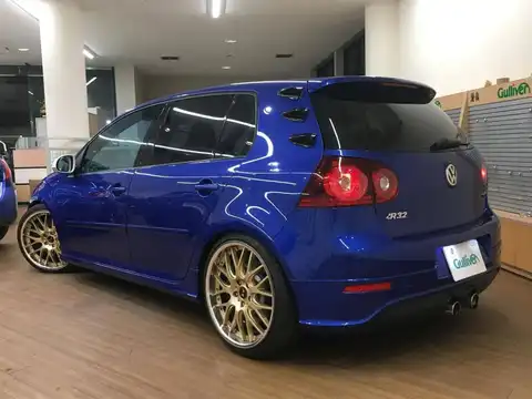 カタログ画像：ゴルフ （GOLF） Ｒ３２ 2006年2月 GH-1KBUBF 3200cc ディープブルーパールエフェクト 燃費10.2km / l バック