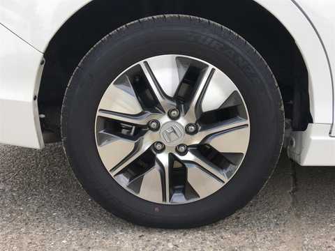 カタログ画像：ステップワゴン （STEPWAGON） Ｇ 車いす仕様車 ２列目乗車タイプ 2016年5月 DBA-RP1 1500cc ホワイトオーキッド・パール タイヤ