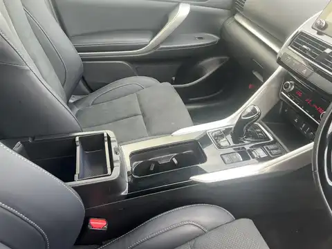 カタログ画像：エクリプスクロスＰＨＥＶ （ECLIPSE CROSS PHEV） ブラックエディション 2023年12月 5LA-GL3W 2400cc ホワイトダイヤモンド 燃費16.4km / l フロント
