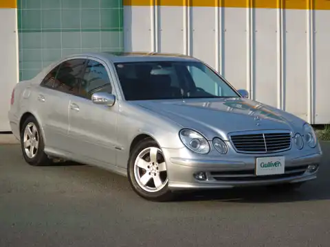 カタログ画像：Ｅクラス （E-CLASS） Ｅ３５０ アバンギャルド 2005年8月 DBA-211056C 3500cc キューバナイトシルバー（Ｍ）orイリジウムシルバー（Ｍ） 燃費8.6km / l メイン（その他）