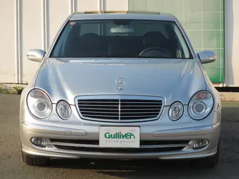 カタログ画像：Ｅクラス （E-CLASS） Ｅ３５０ アバンギャルド 2005年8月 DBA-211056C 3500cc キューバナイトシルバー（Ｍ）orイリジウムシルバー（Ｍ） 燃費8.6km / l フロント