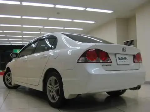 カタログ画像：シビック （CIVIC） １．８Ｓ 2005年9月 DBA-FD1 1800cc プレミアムホワイト・パール 燃費17.0km / l バック